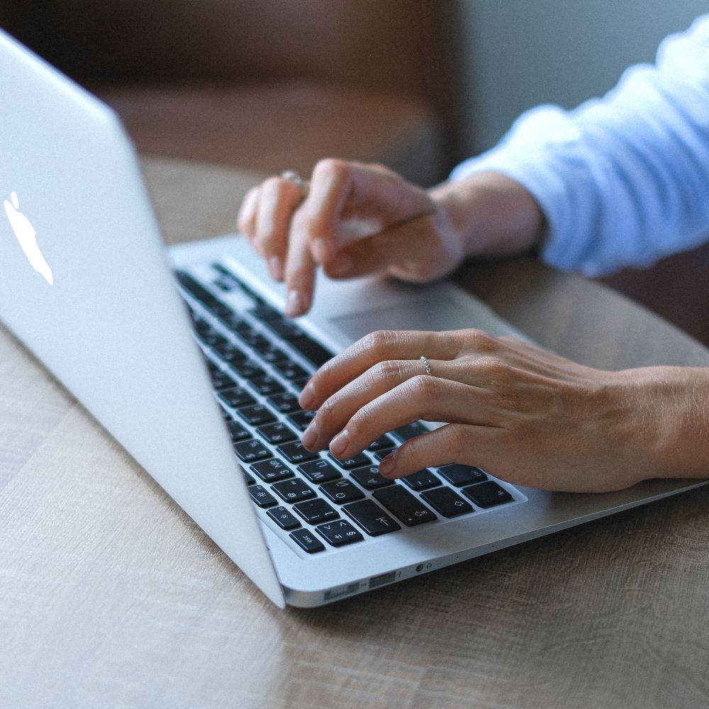 Preview image for: 7 tips for writing persuasive copy that converts