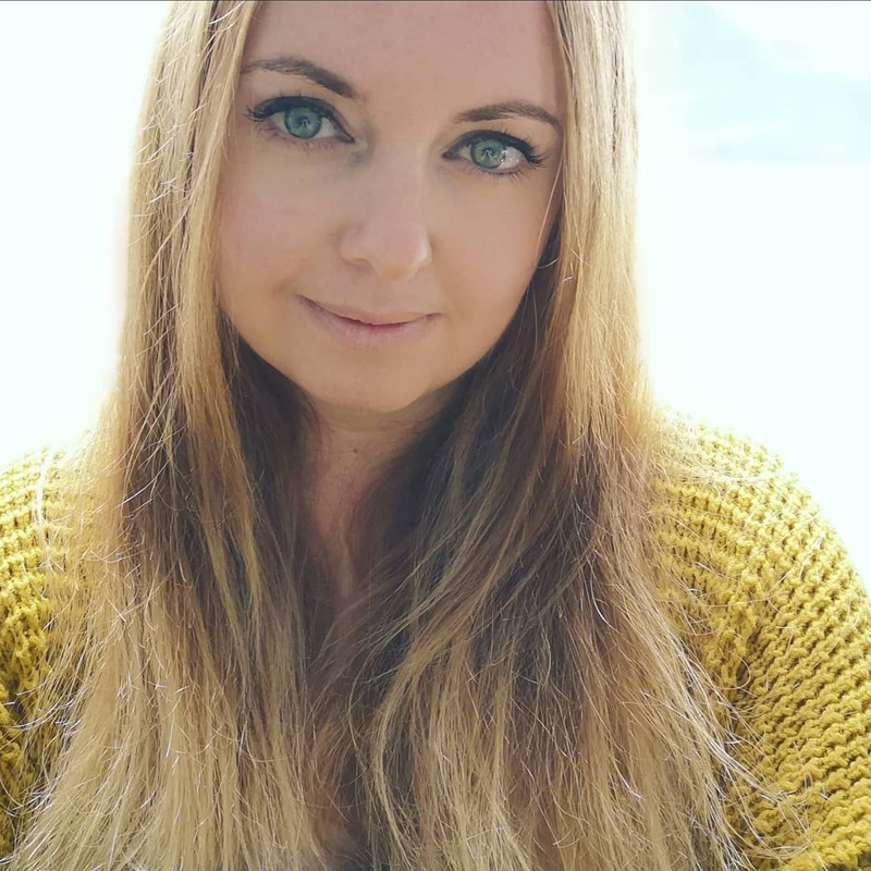 Profile picture of author Becca Steele